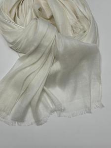 Écharpes en lin tissées à la main de qualité supérieure – Textiles artisanaux durables pour la vente au détail mondiale et les boutiques de mode de luxe - Product Image 4