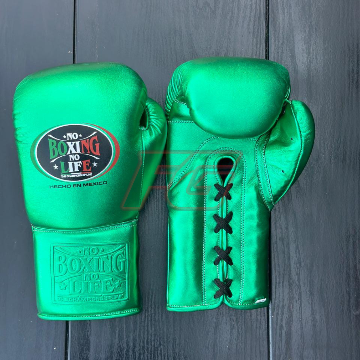 สีเขียวอ่อน