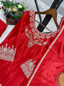 Recién lanzado Colección de moda Fancy Flared Kurta Plazzo Dupatta Pure Chinon Seda Atractivo Bordado Salwar Kameez - Product Image 6