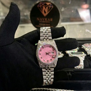 นาฬิกาเพชรผู้หญิง VVS Hip Hop เงินแท้ 925 ประดับเพชร VVS Moissanite เหมาะสำหรับงานปาร์ตี้สุดหรู มีจำหน่ายในราคาส่งออก - Product Image 1