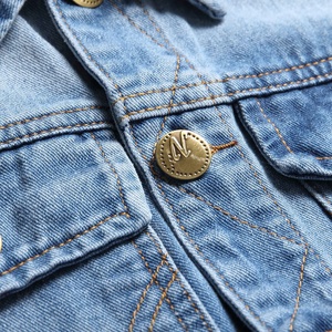 Gilet classique en denim déchiré pour hommes, gilet décontracté avec design déchiré, service OEM de haute qualité à la mode - Product Image 3