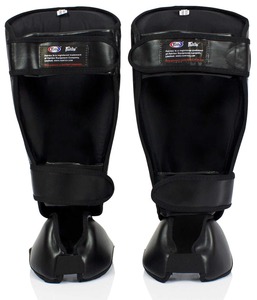 Precio al por mayor Nuevo estilo Protector de espinilla Fairtex de cuero PU negro para entrenamiento de kickboxing en todas las estaciones - Product Image 2