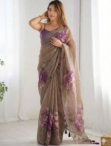 Sari de Tela con Estampado Floral para Mujer KV, para Uso Diario, con Blusa sin Coser (Beige), Antiarrugas, de Secado Rápido, de Seda y Viscosa, para Otoño - Product Image 3
