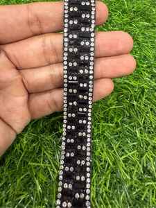 Hermoso encaje Cutdana hecho a mano que ofrece un aspecto tradicional y moderno. - Product Image 2