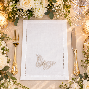 Sobreposadera de Algodón con Bordado Sutil de Mariposas, con Dobladillo Fino, para Mesas Elegantes y como Regalo de Inauguración de Casa - Product Image 1