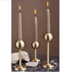 Portavelas metálico con un fabuloso diseño de hojas, ideal para ocasiones festivas como Diwali, Navidad y bodas. - Product Image 2