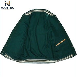 Chaquetas Universitarias Personalizadas para Hombre, Estilo Vintage, Verde Oscuro, Cuerpo de Lana, Mangas de Cuero Genuino Color Bronceado, Parche con Letra P Grande, Estilo Letterman - Product Image 5