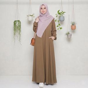 Vente en gros de hijabs musulmans, de serviettes de visage respirantes turques de Dubaï et de niqabs en soie satinée pour femmes de Malaisie - Product Image 3