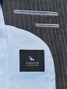 Costume 3 pièces gris à fines rayures pour homme, coupe ajustée, blazer simple boutonnage, gilet, costumes d'affaires en laine, col cranté, longueur standard - Product Image 3