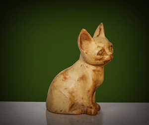 Statue de chat en résine artisanale, figurine décorative de chat assis, accent de table pour la maison - Product Image 2