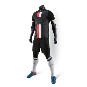 Uniforme de fútbol de diseño personalizado de alta calidad, de secado rápido, transpirable y ligero para tiendas de ropa deportiva. - Product Image 3