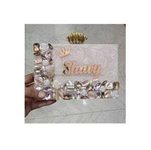 Pochette pour femme faite à la main, accessoires de mode uniques, pochette en résine sculptée - Product Image 2