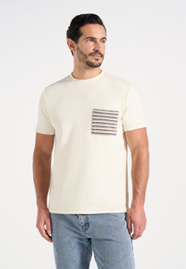 T-shirt à manches courtes pour homme en coton tricoté, couleur crème, avec poche brodée à la main à motif géométrique, coupe classique, col rond, style décontracté - Product Image 5