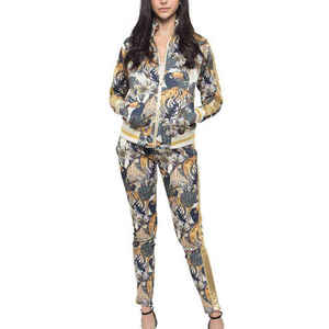 Dernier design de survêtement d'hiver pour femmes, 100% polyester, sublimé, écologique, séchage rapide, respirant, haute qualité - Product Image 3