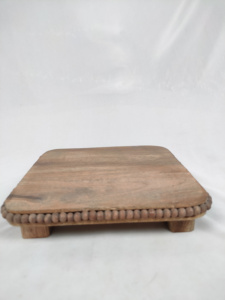 Plateau carré en bois durable et écoresponsable avec finition polie, couleur et taille personnalisables pour la décoration intérieure - Product Image 3