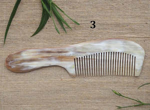 Venta al por mayor SANIYA HANDICRAFT pulido natural búfalo y cuerno de buey peine hecho a mano amor diseño regalo de negocios - Product Image 3