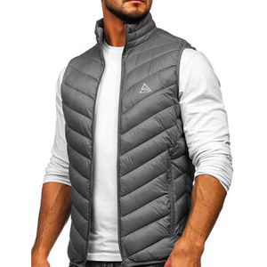 เสื้อกั๊กบุผ้านวมสำหรับผู้ชาย สีดำ น้ำหนักเบา ไม่มีแขน พร้อมแผ่นบุ - Product Image 1