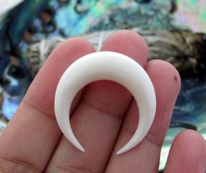 เครื่องประดับทำมือจากเขาควายสำหรับผู้หญิง จี้รูปพระจันทร์เสี้ยวจากเขาควาย สีธรรมชาติ สร้อยคอรูปพระจันทร์เสี้ยว - Product Image 2