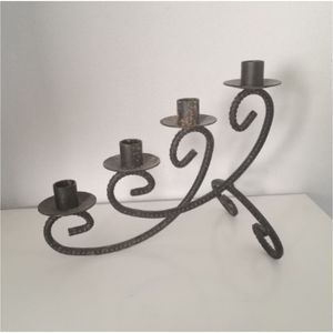 Candelabro de Hierro Forjado Vintage al por Mayor, Portavelas Rústico de 4 Brazos para Velas Cónicas, Decoración para Bodas y Hogar - Product Image 1