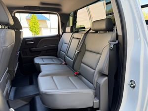 Camionnette d'occasion Chevrolet Silverado 4500HD Crew Cab 4x4 2024, propre et abordable, prête à être expédiée - Product Image 3