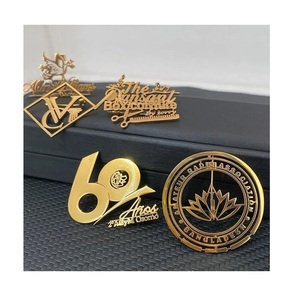 Étiquettes personnalisées en métal pour logo de marque, accessoires gravés en gros - Product Image 1