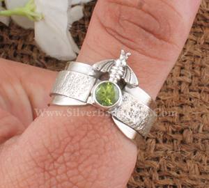 Anillo de Plata de Ley 925 con Peridoto Natural y Engaste de Bisel de Abeja, Gema Verde de Nacimiento de Agosto para Mujer, Venta al por Mayor - Product Image 1