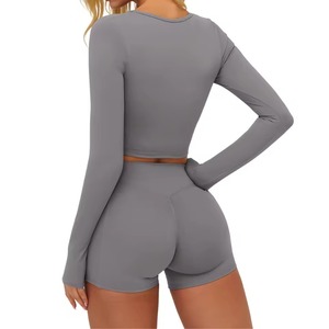 Conjunto Deportivo Seamless para Mujer al por Mayor Personalizado: Top Corto de Manga Corta y Shorts de Ciclismo Acanalados de Cintura Alta para Correr - Product Image 4