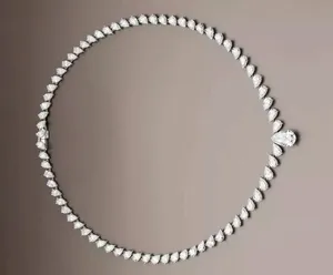 Collar de tenis para mujer con moissanita de corte pera de 25 quilates, chapado en oro blanco de 14k, engaste de garra de plata - Product Image 2