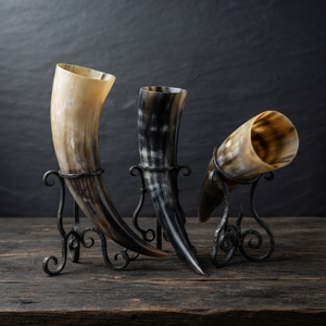 Corne à boire artisanale en corne de buffle avec support, forme naturelle, corne polie, corne à boire viking pour mariage, décoration de la maison, cadeau - Product Image 1
