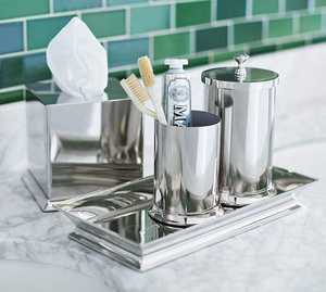 Ensemble d'accessoires de salle de bain classiques en acier inoxydable avec distributeur de savon, porte-brosse à dents et porte-savon - Product Image 1