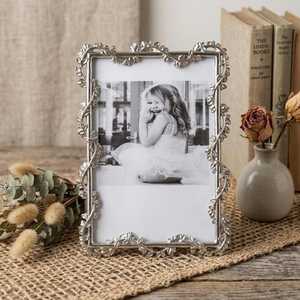 Cadre photo en métal fait main, minimaliste, moderne, pour table, support industriel pour portrait de famille, cadeau de mariage unique - Product Image 6
