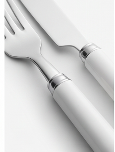 Ensemble de couverts de qualité supérieure avec manches blancs et têtes argentées, parfait pour les réunions de famille et les réceptions. - Product Image 2