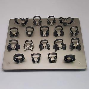 Pinces de barrage endodontiques autoclavables, lot de 18 pièces avec support de montage, instrument en acier inoxydable pour usage dentaire - Product Image 1