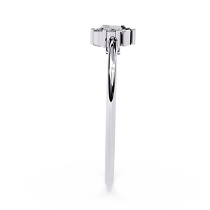 Bague de fiançailles en platine avec diamant taille émeraude et diamants latéraux ronds, certifiée GIA, style classique pour femme - Product Image 3