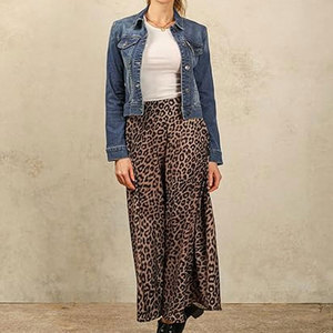 เสื้อแจ็คเก็ตยีนส์ผู้หญิงสไตล์วินเทจ คลาสสิค ขาดๆ แบบลำลอง แขนยาว ซักฟอก แต่งกระดุม สไตล์เรโทร สตรีทแฟชั่น - Product Image 2