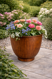 Maceta de Hierro Hecha a Mano con Acabado Antiguo de Cobre, Perfecta para Decoración de Jardín Interior y Exterior - Product Image 2