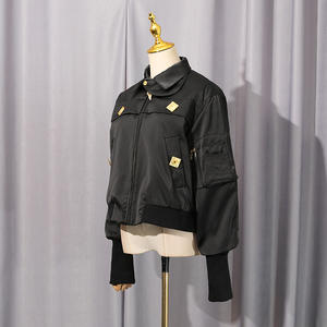 เสื้อแจ็คเก็ตพัฟเฟอร์ฤดูหนาวสำหรับผู้หญิง แบบลำลอง คอตั้ง ตกแต่งด้วยโลหะ - Product Image 4