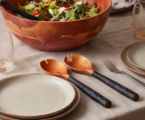 Ensemble de saladiers faits à la main en bois brun de qualité supérieure avec manche noir martelé, parfait pour la vaisselle et les repas. - Product Image 5