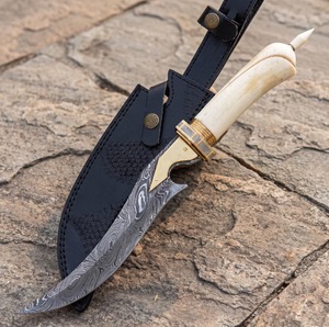 Couteau de chasse Bowie en acier Damas, lame à pointe tombante, bord droit, manche en bois avec étui, longueur totale 38 cm - Product Image 5