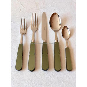 Juego de cubiertos de acero inoxidable con mangos de cuerno de búfalo, apto para contacto con alimentos, estilo europeo, juego de 3 piezas. - Product Image 4
