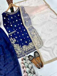 Nouvelle tenue de soirée de créateur, marque Tennecy, haut en soie GMY lourde infroissable avec travail de broderie à motifs, accompagné d'un sharara et d'une dupatta - Product Image 6