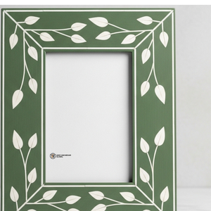 Cadre photo en bois vert artisanal, décoration de luxe pour la maison - Product Image 2