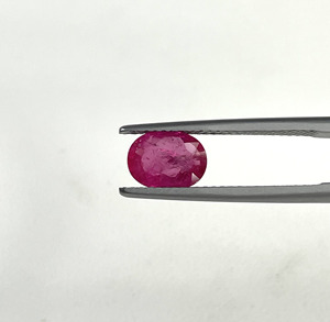 Rubis du Mozambique chauffé 100 % naturel de haute qualité, taille ovale calibrée 6x8 mm, couleur rose rougeâtre, pierre précieuse en vrac pour la fabrication de bijoux - Product Image 3