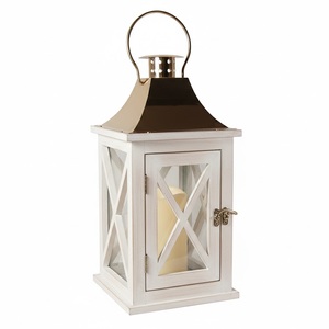 Farol de madera clásico en color blanco envejecido con tapa y asa de metal, portavelas decorativo para decoración del hogar, uso en interiores y exteriores. - Product Image 2