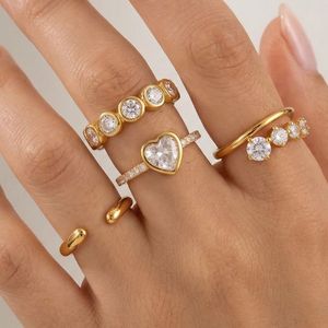 Anillos de Acero Inoxidable al por Mayor con Zirconia en Forma de Corazón para Mujer, Joyería Minimalista de Alta Gama para Uso Diario - Product Image 3