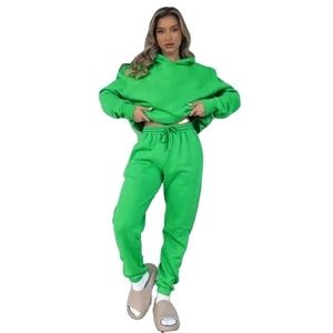 Conjunto de pantalones y Sudadera con capucha de dos piezas con estampado de abullonado personalizado, chándales para mujer, Conjunto de sudadera con capucha y pantalones de chándal recortados de alta calidad para mujer - Product Image 1