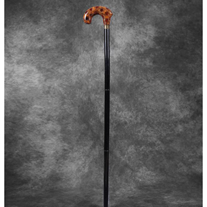 Bâton de randonnée en bois gravé sur mesure, cadeau, canne de marche en bois massif avec poignée confortable par AYAANS CREATIONS - Product Image 2