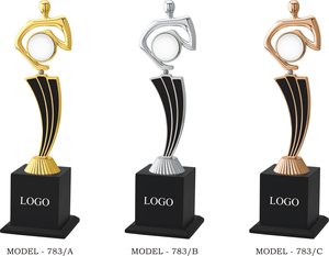 Trophée sportif modèle 783 plaqué or, argent et bronze avec gravure métallique - Product Image 4