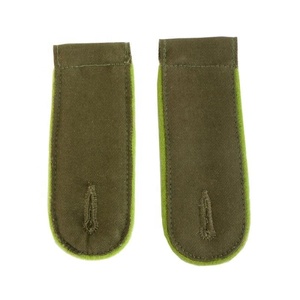 Gran Oferta: Pliegues de Hombro Ceremoniales Verde Prado con Ribete, Epaulettes para Uniformes Tropicales - Product Image 1