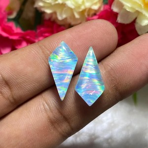 Opale Aurora synthétique + Opale doublette cabochon en cristal blanc, à changement de couleur irisé et effet feu, incrustable, compatible DIY - Product Image 3